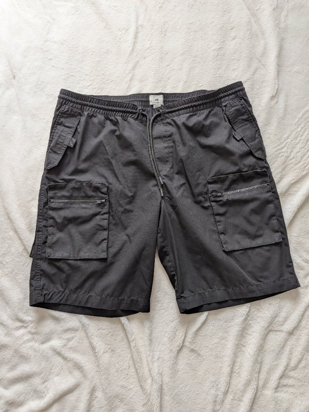 H&M Men's XXL Black Ripstop Cargo Shorts Utility Gorpcore Streetwear Techwear
